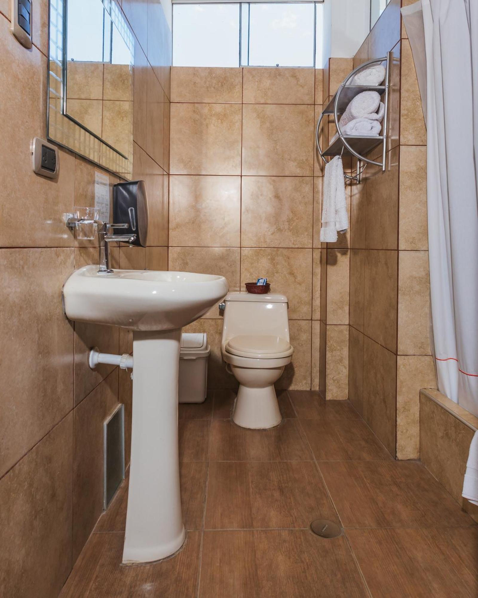Hotel B´liam Tumbes Esterno foto